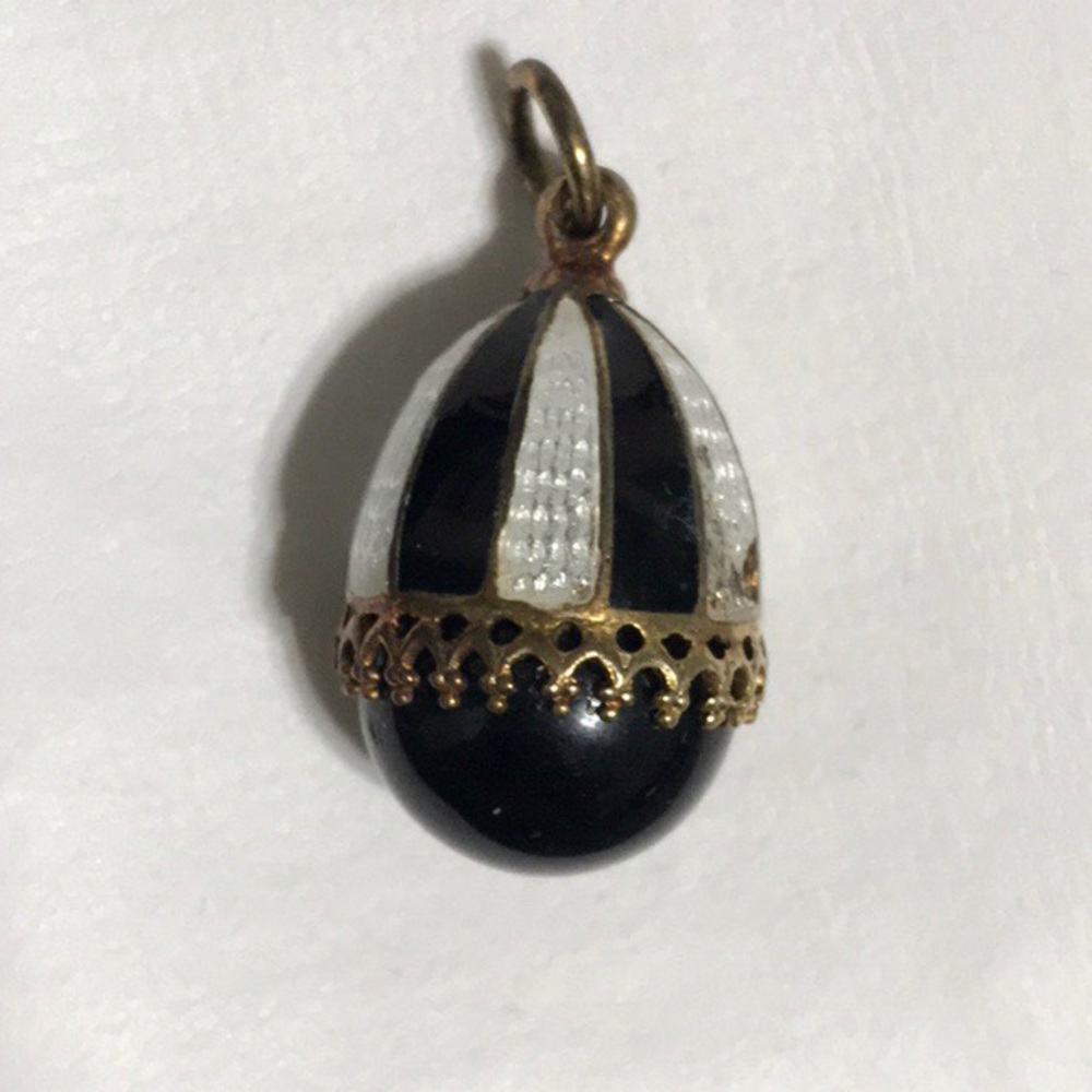 **FREE shipping ** Vintage Faberge inspired egg pendant from 2001 - Picture 4 of 6